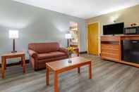 Common Space Econo Lodge Southern Pines