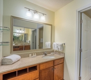 In-room Bathroom 2 Residence Inn by Marriott Salisbury