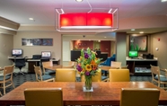 Functional Hall 3 TownePlace Suites by Marriott Baltimore BWI Airport