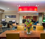 Functional Hall 3 TownePlace Suites by Marriott Baltimore BWI Airport