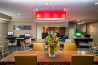 Functional Hall TownePlace Suites by Marriott Baltimore BWI Airport