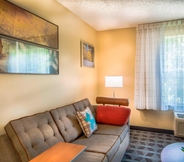 Common Space 6 TownePlace Suites by Marriott Baltimore BWI Airport