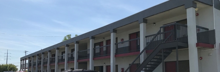 Exterior Americas Best Value Inn Ft. Jackson