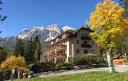 Exterior 2 Boutique Hotel Villa Blu Cortina