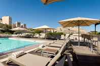 Swimming Pool Radisson Blu Hotel, Marseille Vieux Port