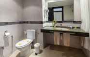 Toilet Kamar 3 Seabel Alhambra Beach Golf & Spa