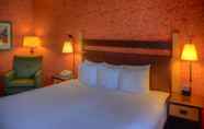Kamar Tidur 7 The Fox Hotel and Suites