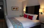 Kamar Tidur 4 Warbrook House Heritage Hotel