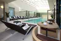 Swimming Pool Starhotels Grand Milan