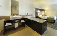 In-room Bathroom 6 Van Der Valk Hotel Charleroi Airport