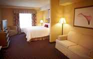 ห้องนอน 2 Country Inn & Suites by Radisson, Grand Rapids East, MI