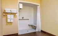 In-room Bathroom 2 Comfort Suites Savannah Gateway I-95