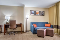 Khu vực công cộng Comfort Suites Savannah Gateway I-95