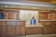 Lobby Fairfield Inn & Suites by Marriott Burlington