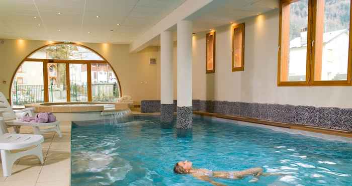 Swimming Pool Madame Vacances Residence Cami Real