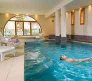 Swimming Pool 2 Madame Vacances Residence Cami Real