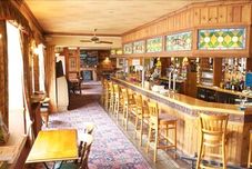酒吧、咖啡廳與交誼廳 Radstock Hotel near Bath
