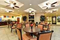 Bar, Cafe and Lounge Comfort Suites near MCAS Beaufort