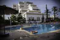 Kolam Renang Residence Intouriste