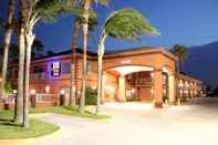 Bangunan Texas Inn and Suites McAllen at La Plaza Mall and Airport