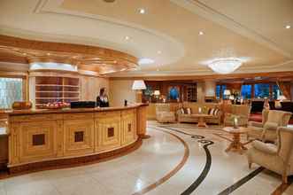 Lobby 4 Alpenpalace Luxury Hideaway & Spa Retreat