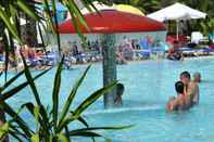 Kolam Renang Soviva Resort - Families Only