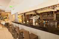 Bar, Cafe and Lounge Residhome Apparthotel Paris Massy