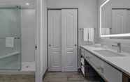 Toilet Kamar 3 Homewood Suites London Ontario