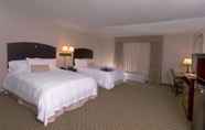 Bedroom 5 Hampton Inn & Suites Farmington
