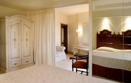 Kamar Tidur 2 Le Convivial Luxury Suites & Spa