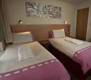 Bedroom 3 Lochend Serviced Apartments