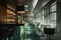 Bar, Cafe and Lounge Hotel Van Cleef