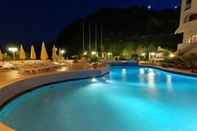 Swimming Pool Hotel Carasco