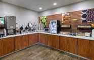 Restoran 7 La Quinta Inn & Suites by Wyndham Boone University