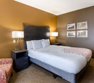 Bedroom 5 La Quinta Inn & Suites by Wyndham Boone University