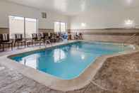 Swimming Pool Comfort Suites Speedway - Kansas City