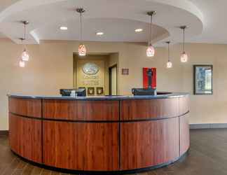 Lobby 2 Comfort Suites Speedway - Kansas City