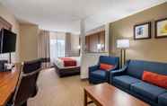 Bedroom 2 Comfort Suites Speedway - Kansas City