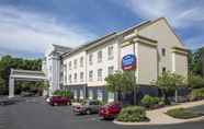 Bangunan 2 Fairfield Inn & Suites by Marriott State College