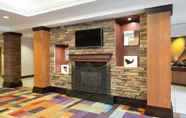 Lobi 4 Fairfield Inn & Suites by Marriott State College