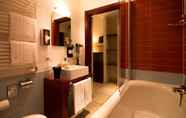 In-room Bathroom 6 Best Western Plus Grand Hotel Victor Hugo