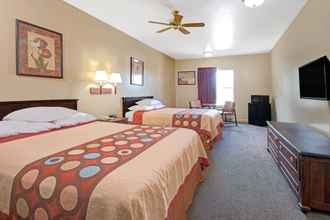 Kamar Tidur 4 Super 8 by Wyndham St. Louis Airport