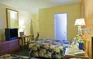 Bedroom 6 Americas Best Value Inn Livermore