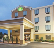 Exterior 5 La Quinta Inn & Suites by Wyndham Warner Robins - Robins AFB