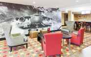 Lobby 7 La Quinta Inn & Suites by Wyndham Warner Robins - Robins AFB