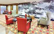 Lobby 6 La Quinta Inn & Suites by Wyndham Warner Robins - Robins AFB