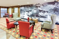 Lobby La Quinta Inn & Suites by Wyndham Warner Robins - Robins AFB