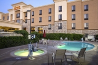 สระว่ายน้ำ Hampton Inn & Suites Sacramento-Elk Grove Laguna I-5