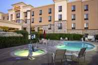 Swimming Pool Hampton Inn & Suites Sacramento-Elk Grove Laguna I-5