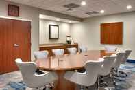 Functional Hall Hampton Inn & Suites Pocatello